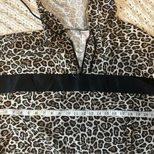 Leopard Print Windbreaker with Black Stripe large 11/13